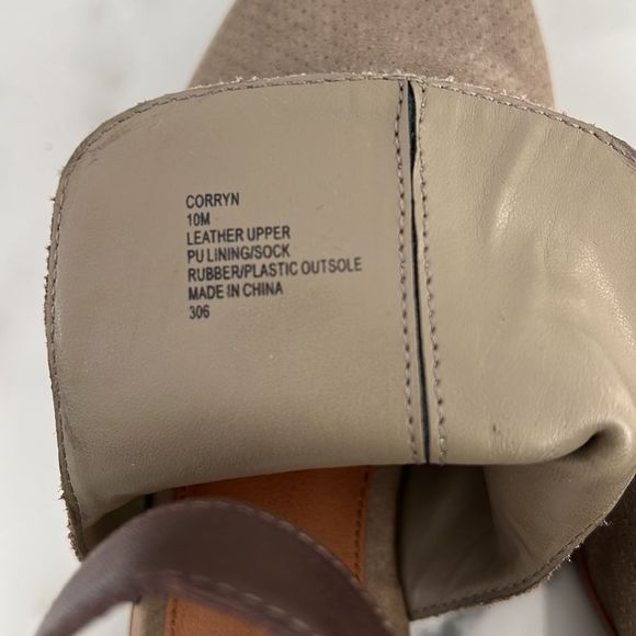 NWT Steve Madden Women's Corryn Ankle Bootie Suede/Leather Size 10M - Picture 8 of 12